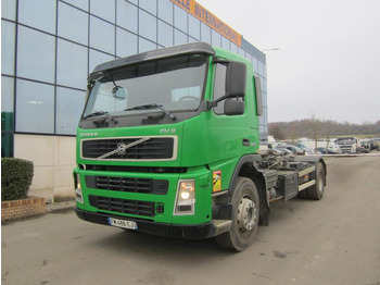 Xe tải nâng móc VOLVO FM