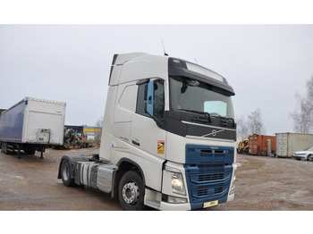 Xe đầu kéo VOLVO FH