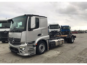 Xe tải kéo MERCEDES-BENZ Actros 1846