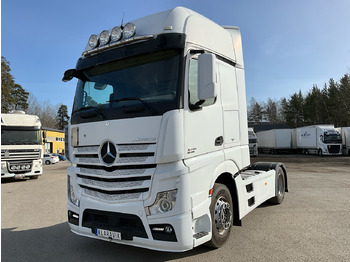 Xe tải MERCEDES-BENZ Actros 1845