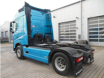 Xe đầu kéo Volvo FH 13/540, GLOBE: hình 4