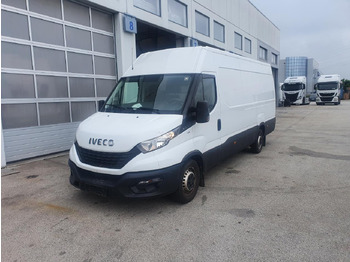Xe van chở khách IVECO Daily 35s16