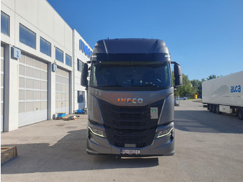 Xe đầu kéo IVECO S-WAY