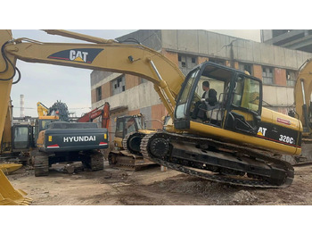 Máy xúc bánh xích CATERPILLAR 320BL