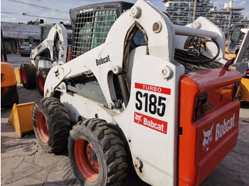 Máy xúc lật đa năng BOBCAT S185