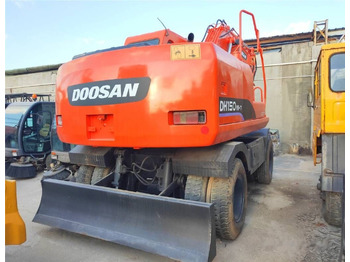 Máy xúc bánh lốp DOOSAN DH150W-7