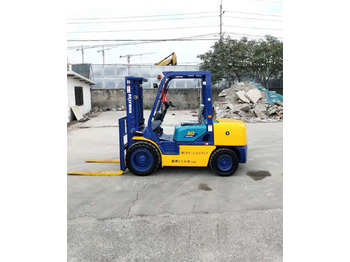 Xe nâng diesel KOMATSU