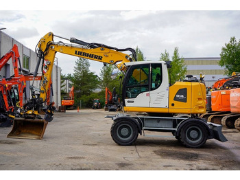 Máy xúc bánh lốp LIEBHERR A 914