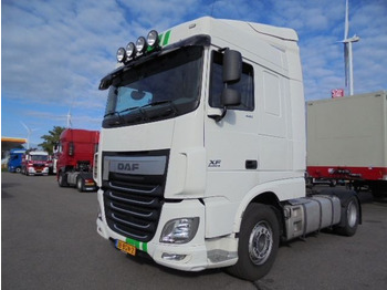 Xe đầu kéo DAF XF 440