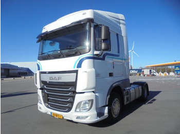 Xe đầu kéo DAF XF 440