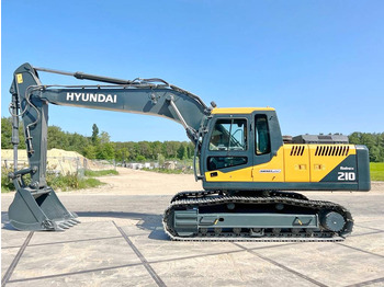 Máy xúc bánh xích HYUNDAI R210