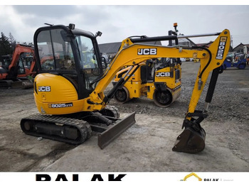 Máy xúc mini JCB 8025 ZTS