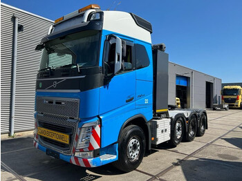 Xe đầu kéo VOLVO FH16 750