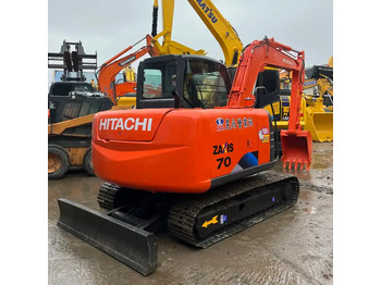 Máy xúc bánh xích HITACHI ZX70