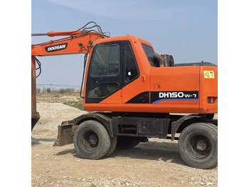 Máy xúc bánh lốp DOOSAN DH150W-7