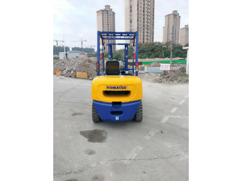 Xe nâng diesel KOMATSU