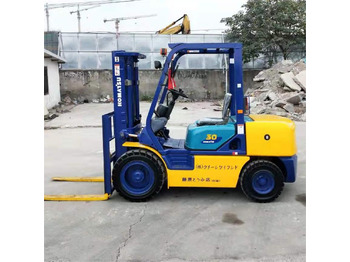 Xe nâng diesel Komatsu FD30T: hình 2