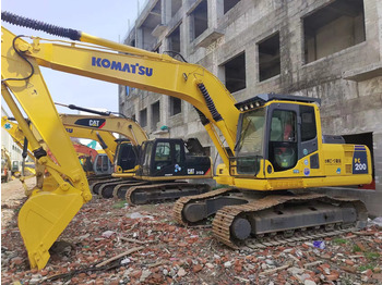 Máy xúc bánh xích KOMATSU PC200-7