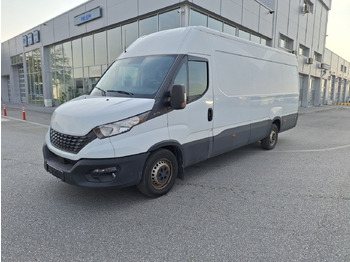 Xe van chở hàng IVECO Daily 35s14