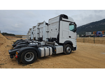 Xe đầu kéo MERCEDES-BENZ Actros 1851