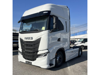 Xe đầu kéo IVECO S-WAY