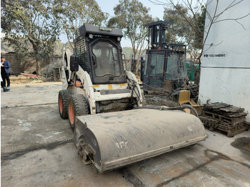 Máy xúc lật đa năng BOBCAT S18