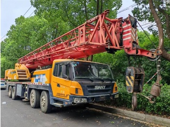 Cẩu bánh lốp SANY