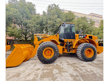 Máy xúc lật bánh lốp CATERPILLAR 966H