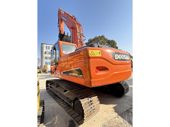 Máy xúc bánh xích DOOSAN DX225LC