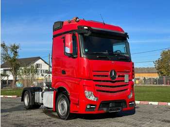 Xe tải hộp MERCEDES-BENZ Actros