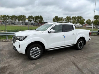 Xe bán tải NISSAN Navara