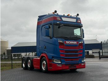 Xe đầu kéo SCANIA S 520