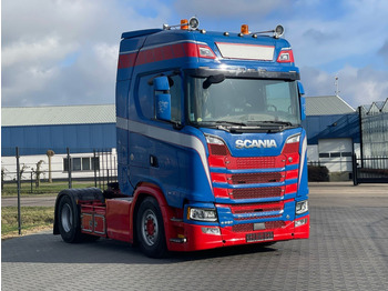 Xe đầu kéo SCANIA S 520