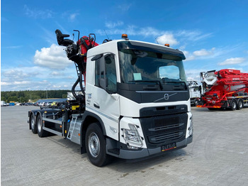 Xe tải nâng móc VOLVO FM 460