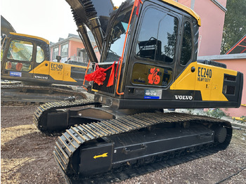 Máy xúc bánh xích VOLVO EC240