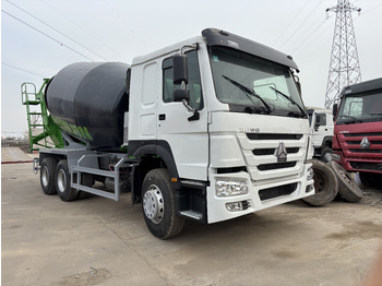 Xe trộn bê tông SINOTRUK HOWO