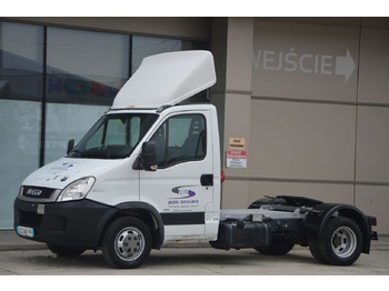 Xe đầu kéo mini IVECO Daily 35C15