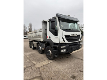 Xe ben IVECO Trakker