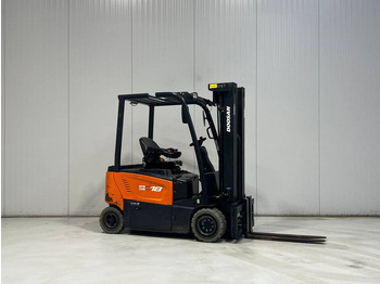 Xe nâng điện DOOSAN