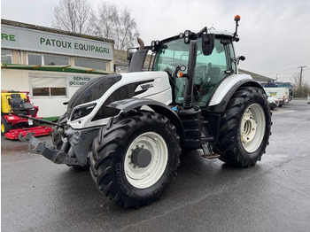 Máy cày VALTRA T214
