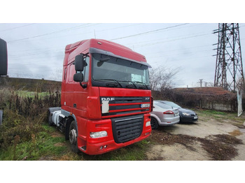 Xe đầu kéo DAF XF 105 460