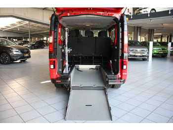 Xe van chở khách OPEL Vivaro