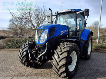 Máy cày NEW HOLLAND T7.200