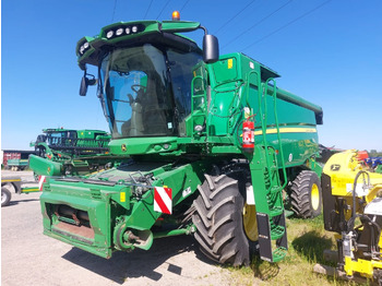 Máy gặt đập JOHN DEERE T550