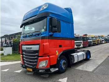 Xe đầu kéo DAF XF 440