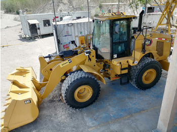 Máy xúc lật bánh lốp CATERPILLAR 950GC