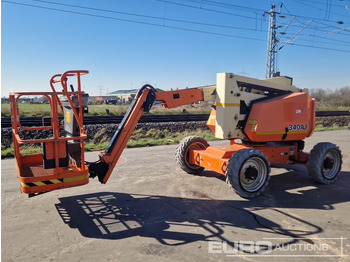 Nền bục trên không JLG