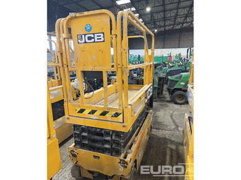 Nền bục trên không JCB S1930E