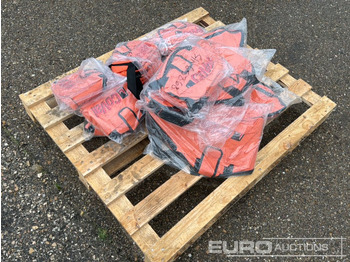 Trang thiết bị xây dựng Unused Coval Pallet of Various Chainsaw Backpacks: hình 2