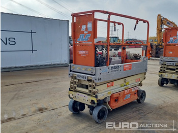 Nền bục trên không JLG